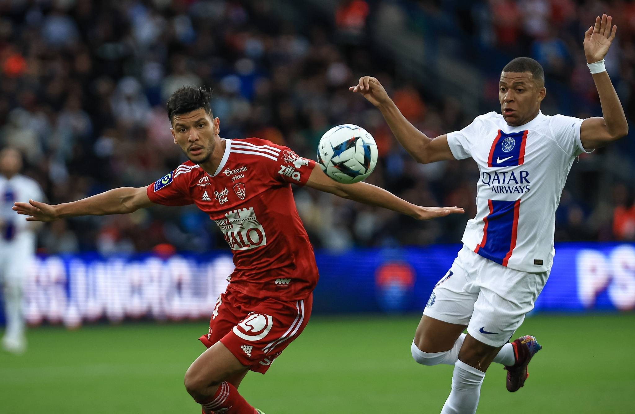 法甲焦点战：布雷斯特VS巴黎圣日尔曼——赛前深度剖析与比分预测